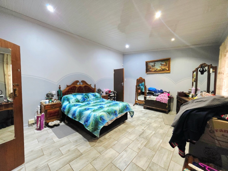 6 Bedroom Property for Sale in Brandwag Free State